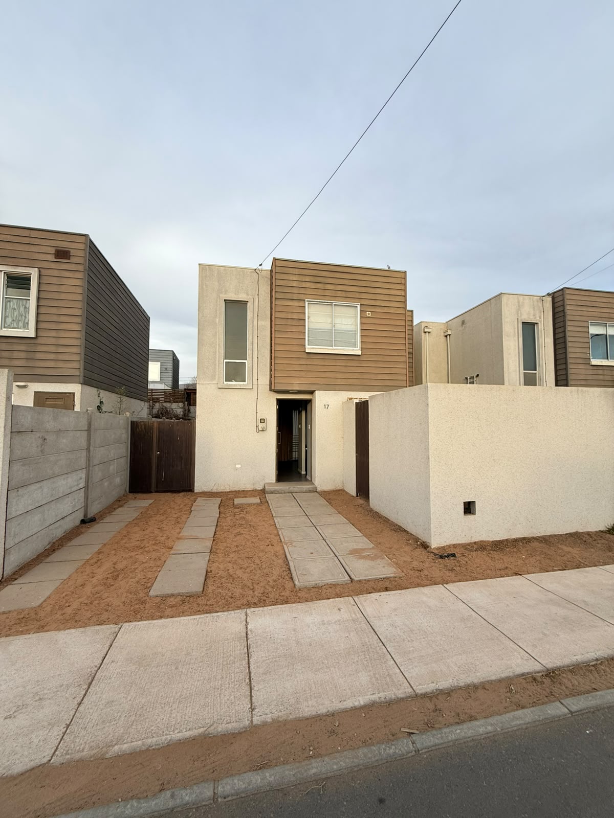 CASA EN ARRIENDO - COQUIMBO