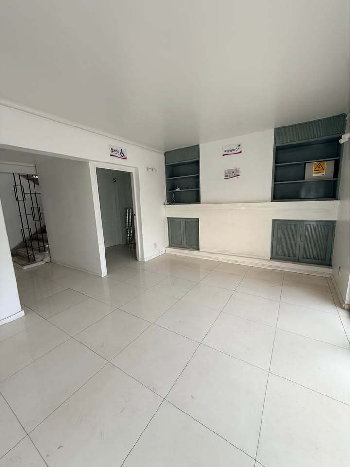 Edificio de 8 oficinas en calle Coquimbo, Ovalle